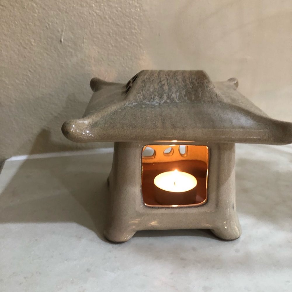 Oriental candle burner. 🕯